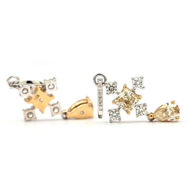18カラットゴールドダングルダイヤモンドピアス