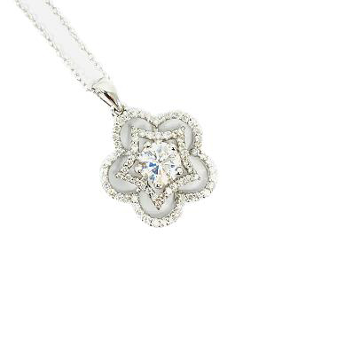 フラワー スターペンダント18K  ホワイトゴールドのネックレス