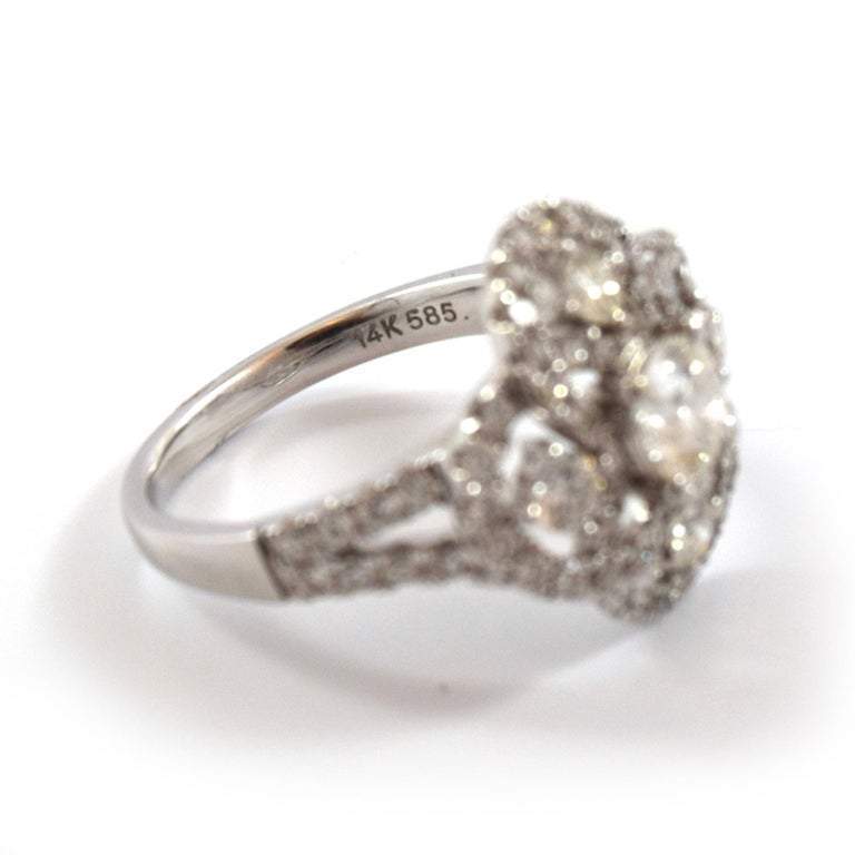 14カラットのダイヤモンドの婚約指輪 リング