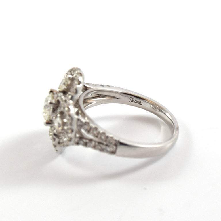 14カラットのダイヤモンドの婚約指輪 リング