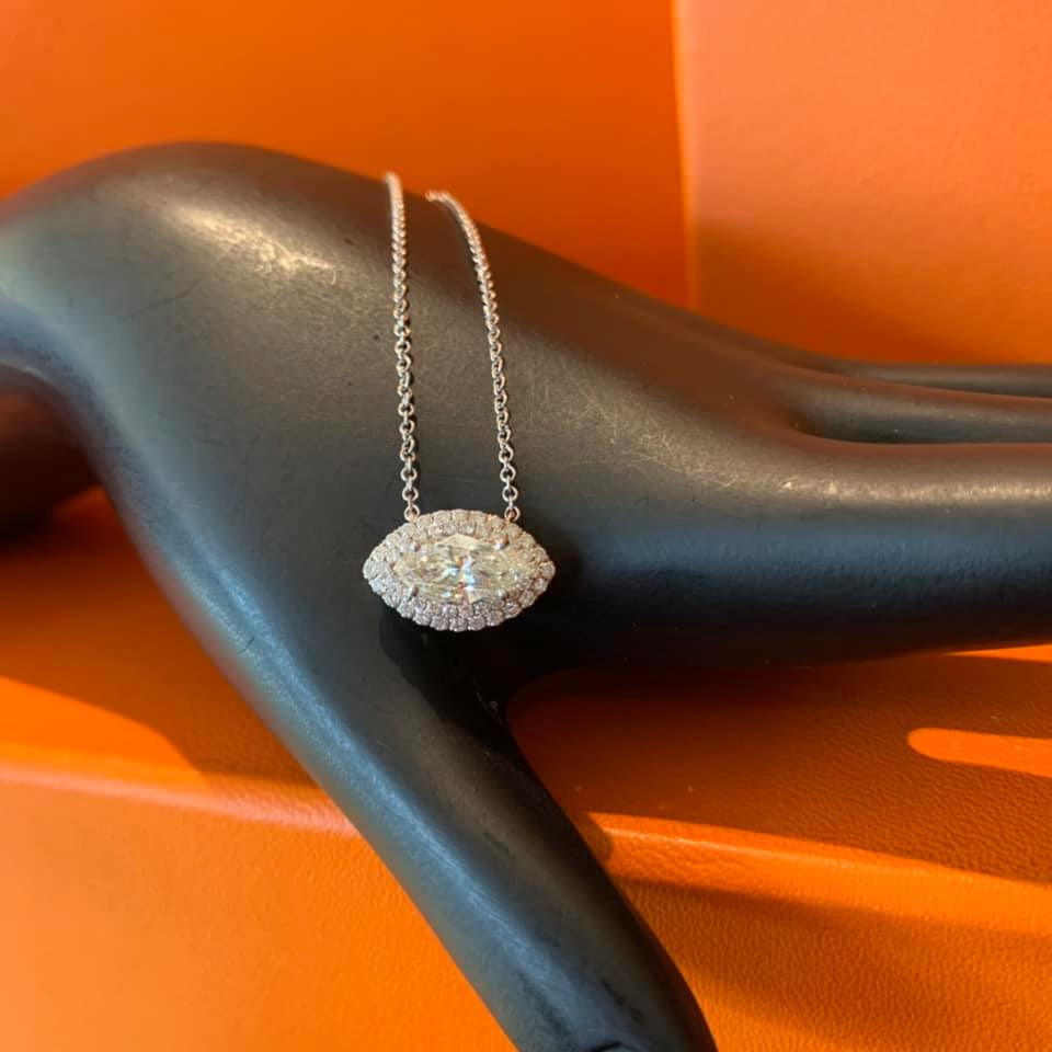 1.11カラットマーキスペンダント18K ローズゴールドのネックレス