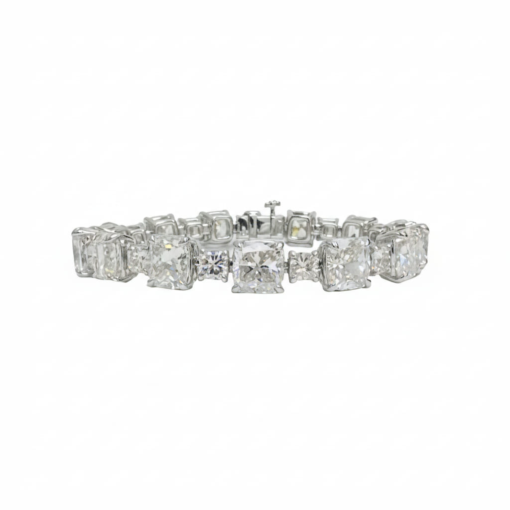 18K 24.69カラット クッションダイヤモンドブレスレット